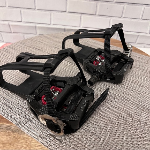 Echelon EX-4S EX-4S+ Connect Bike Right pedal with Foot Cage Cycling Pedals - Picture 2 of 14